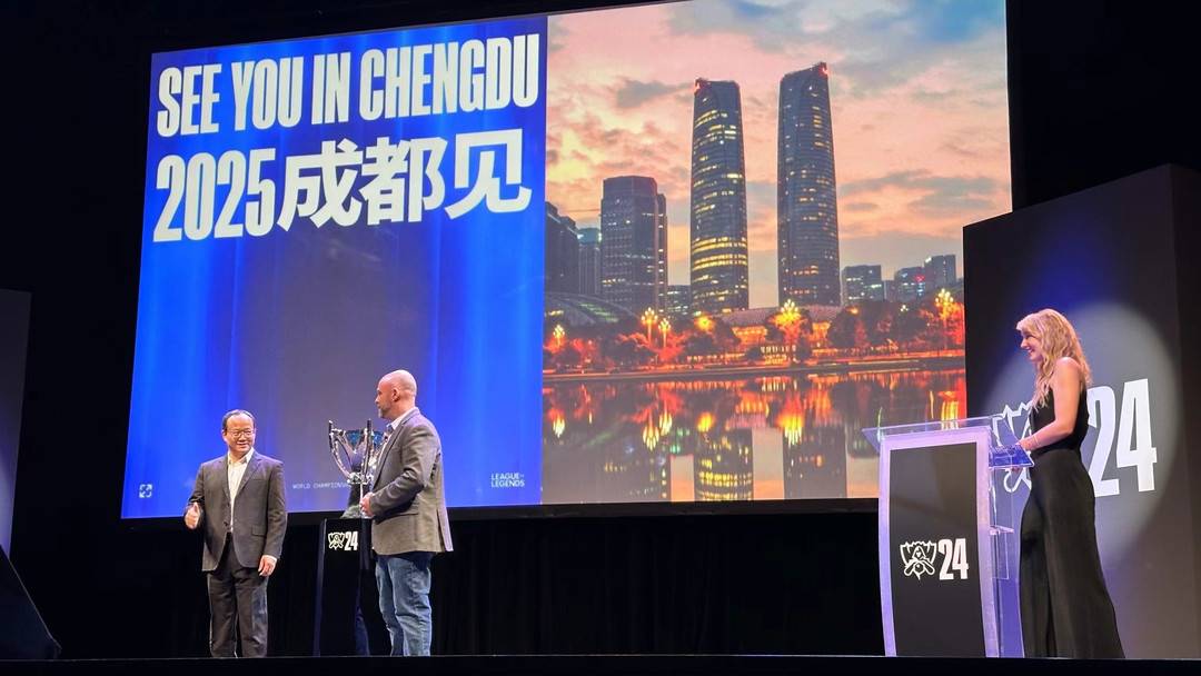 暖心一刻!T1全员为现场残疾粉丝签名合影长达十分钟-米兰电竞 暖心一刻!T1全员为现场残疾粉丝签名合影长达十分钟-米兰电竞